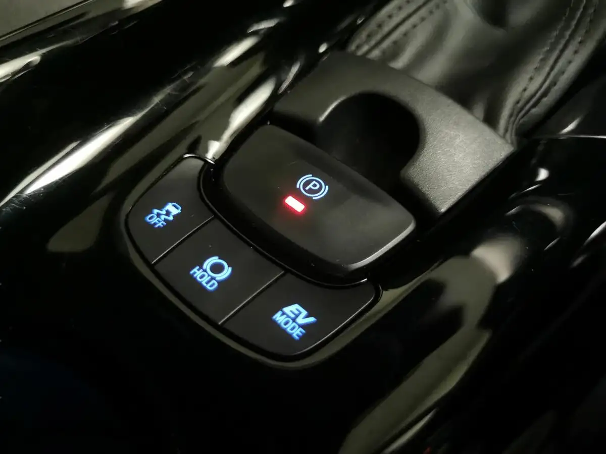2022-toyota-c-hr-18-vvt-i-design-big-24