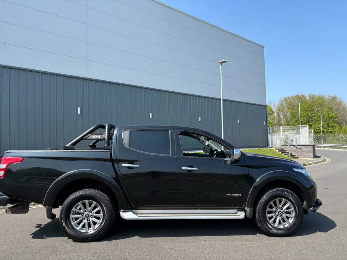 2017-mitsubishi-l200-24di-d-warrior-178bhp-eu6-auto-big-27