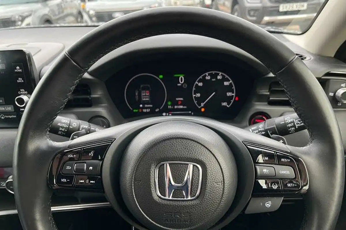 2022-honda-hr-v-15-i-mmd-advance-big-11