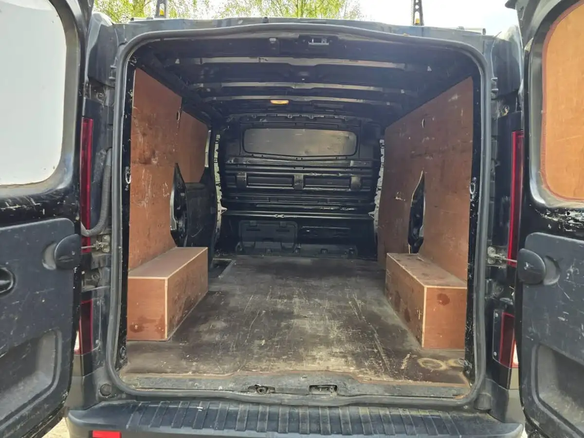 2017-renault-trafic-16dci-sl27-120-sport-nav-panel-big-11