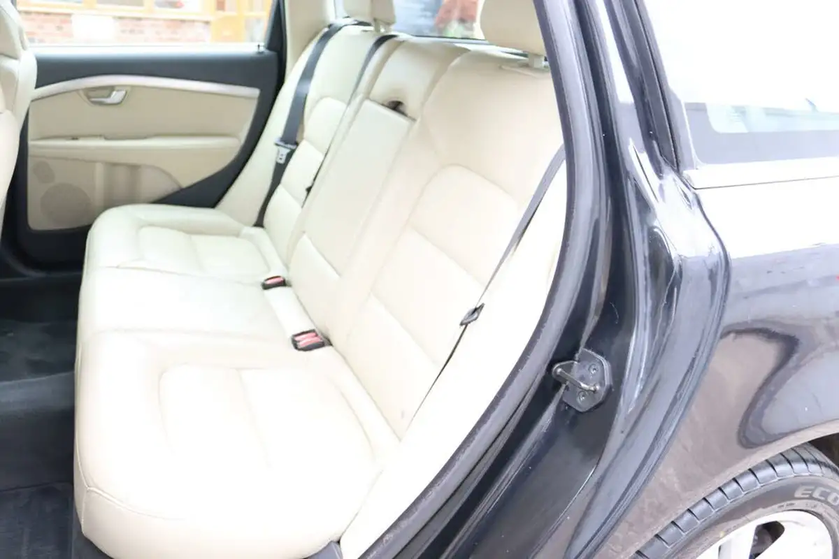 2011-volvo-v70-24td-d5-se-lux-202bhp-geartronic-big-19