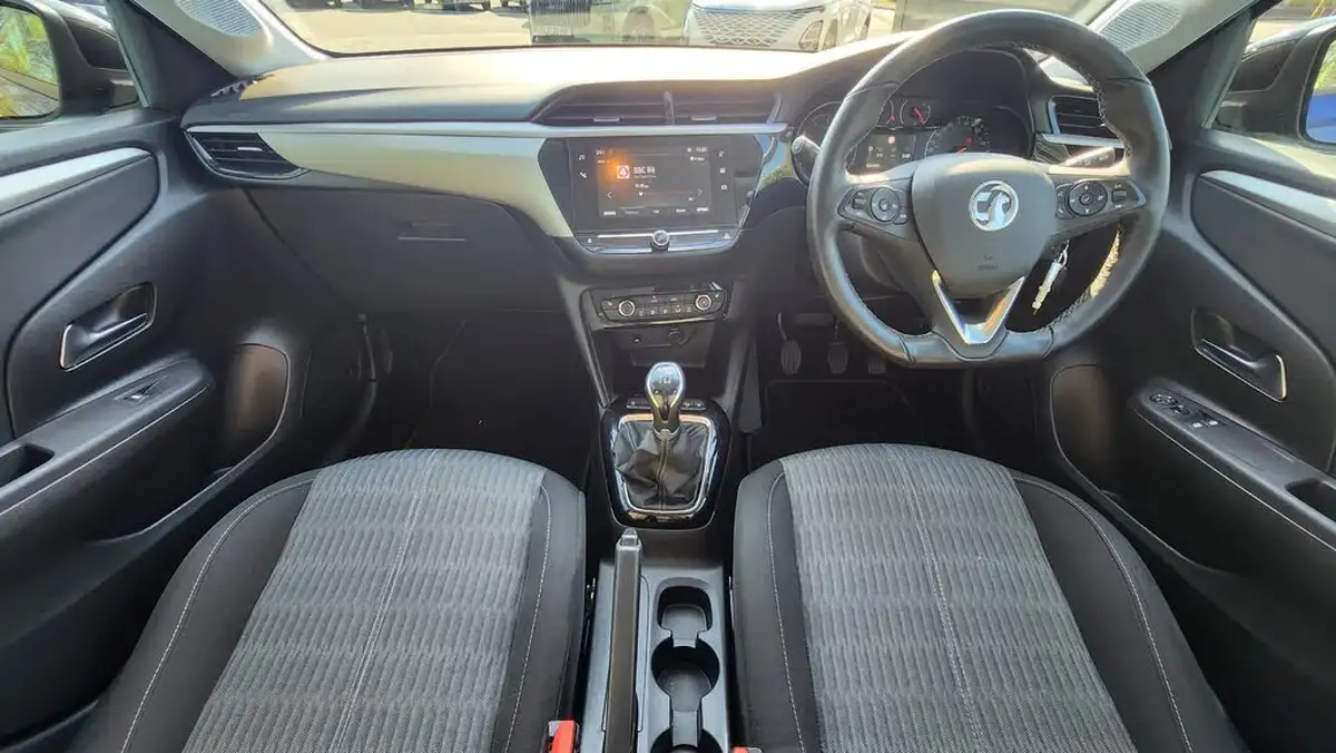 2021-vauxhall-corsa-12i-se-premium-big-1