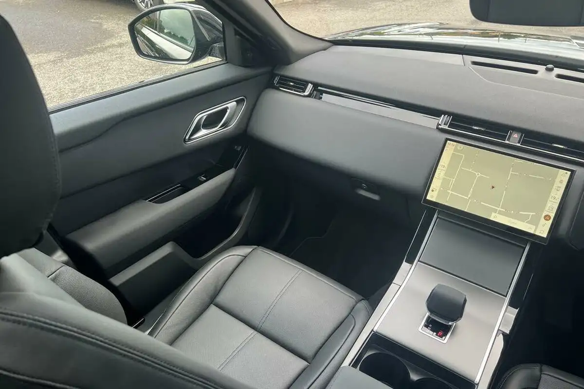 2024-land-rover-range-rover-velar-20-d200-dynamic-se-big-18