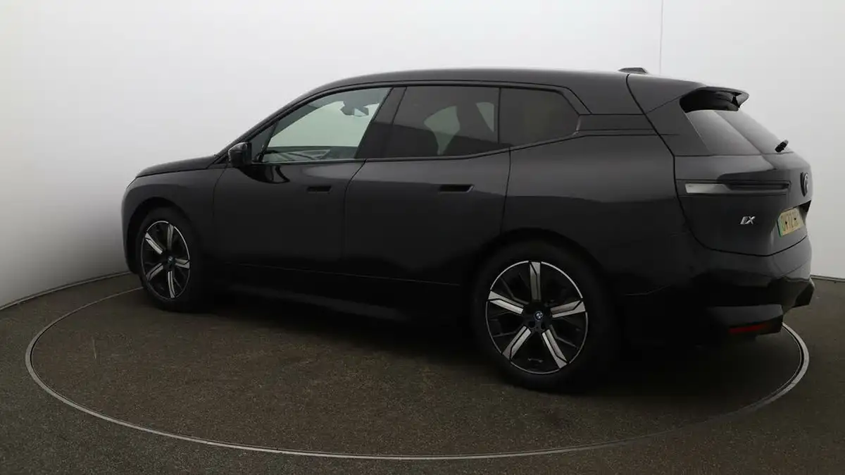 2022-bmw-ix-e-xdrive-40-m-sport-big-28