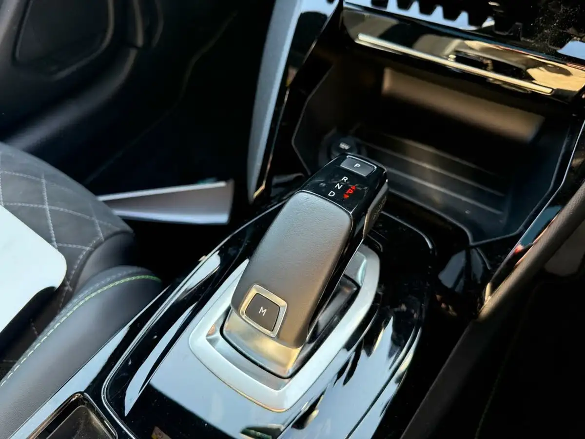 2022-peugeot-208-12-puretech-gt-premium-130bhp-eat8-big-9