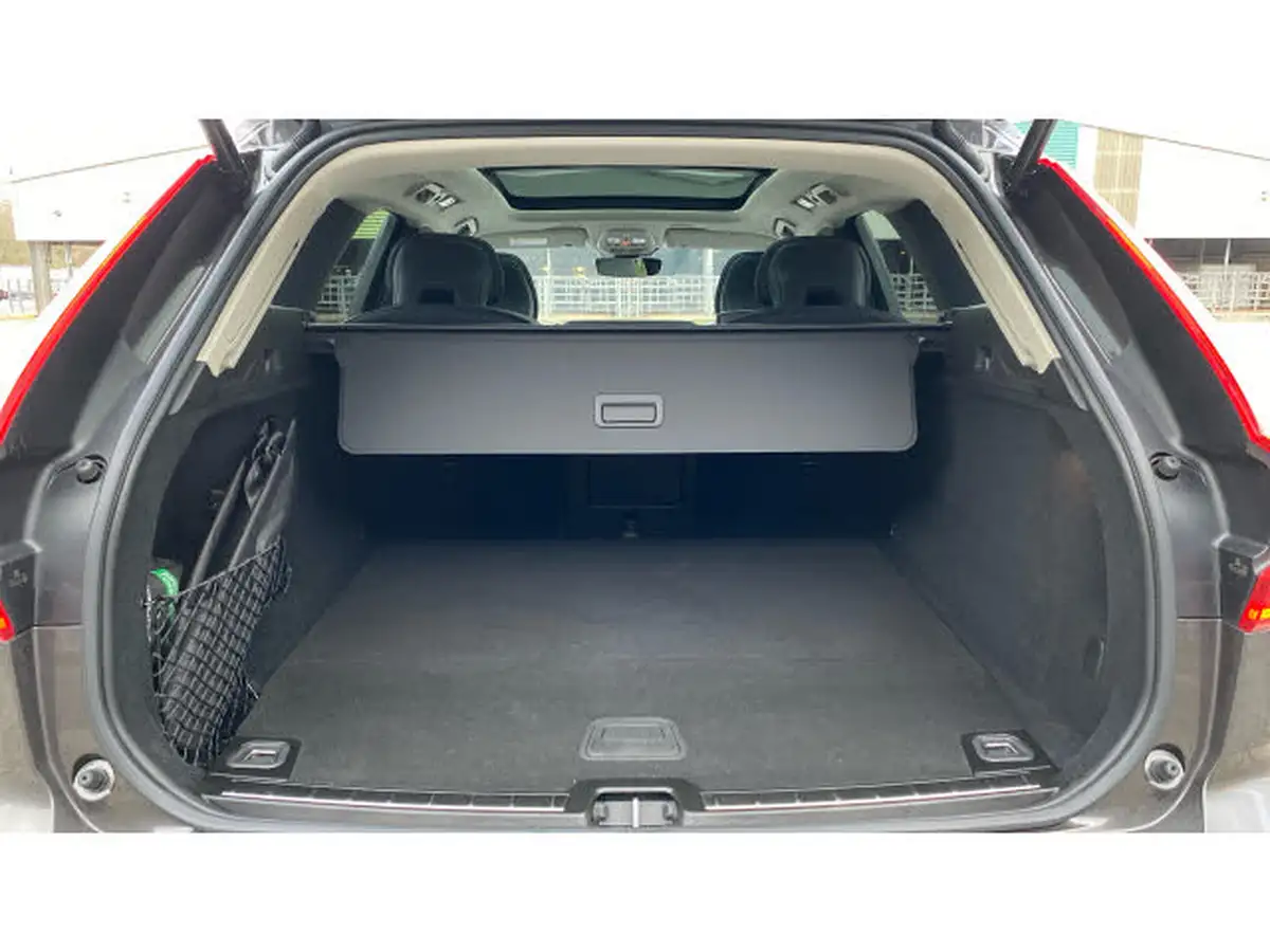 2024-volvo-xc60-20-b5-plus-big-16