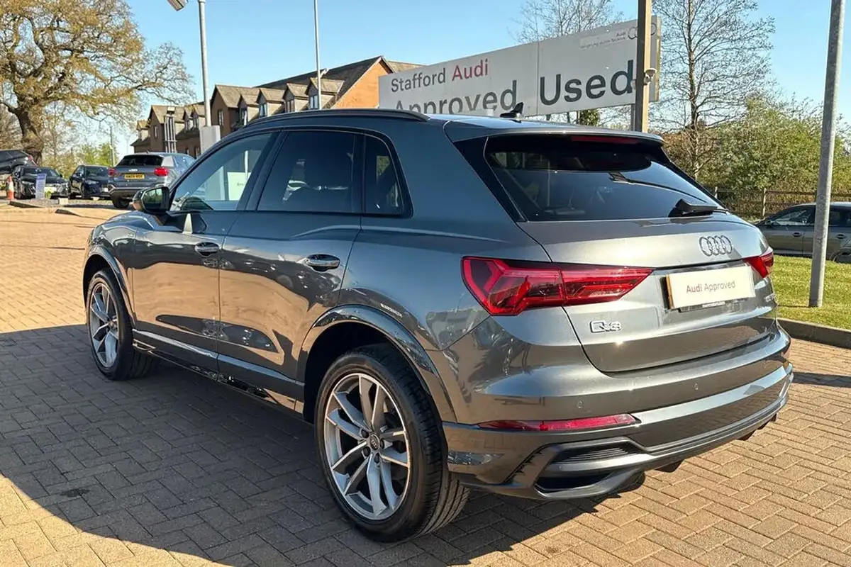 2022-audi-q3-15-35-tfsi-black-edition-codcomfort-sound-pack-sportback-big-26