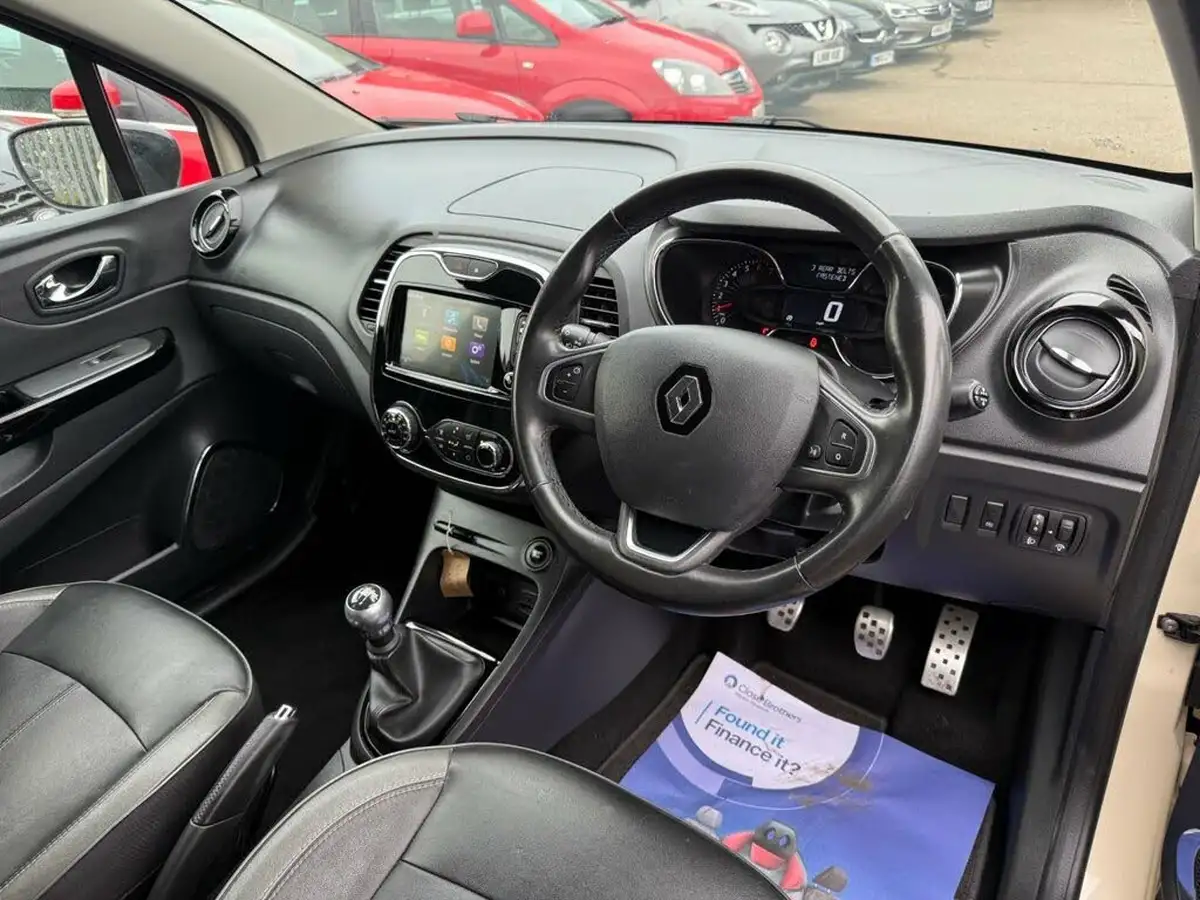 2016-renault-captur-09-signature-nav-big-24
