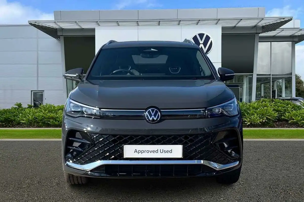 2024-volkswagen-tiguan-15-etsi-r-line-big-6