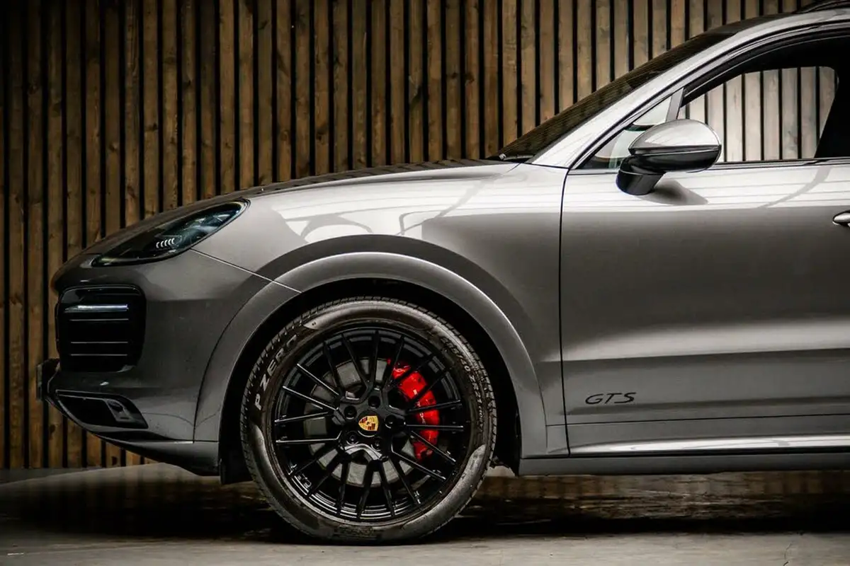 2023-porsche-cayenne-40-v8-gts-station-wagon-big-8