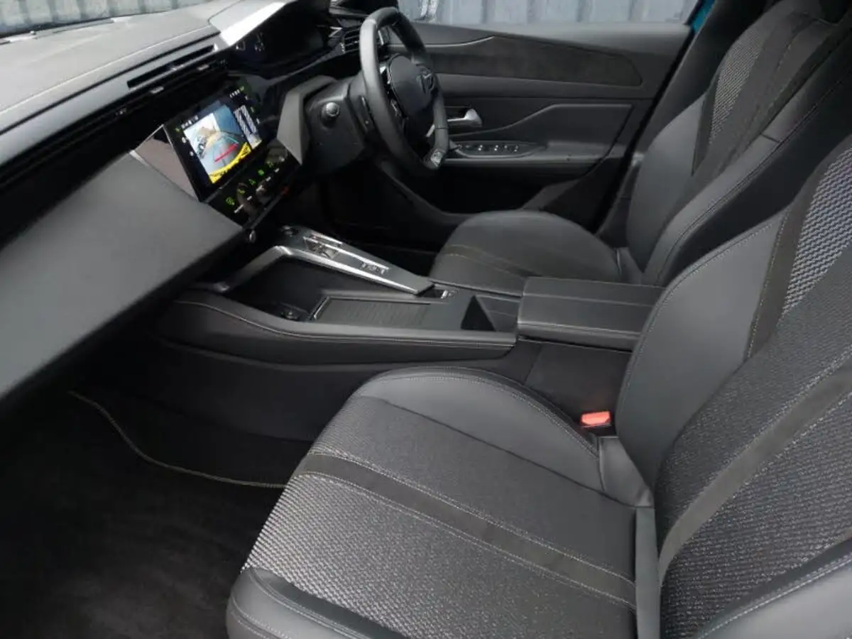 2024-peugeot-308-15-bluehdi-gt-big-4