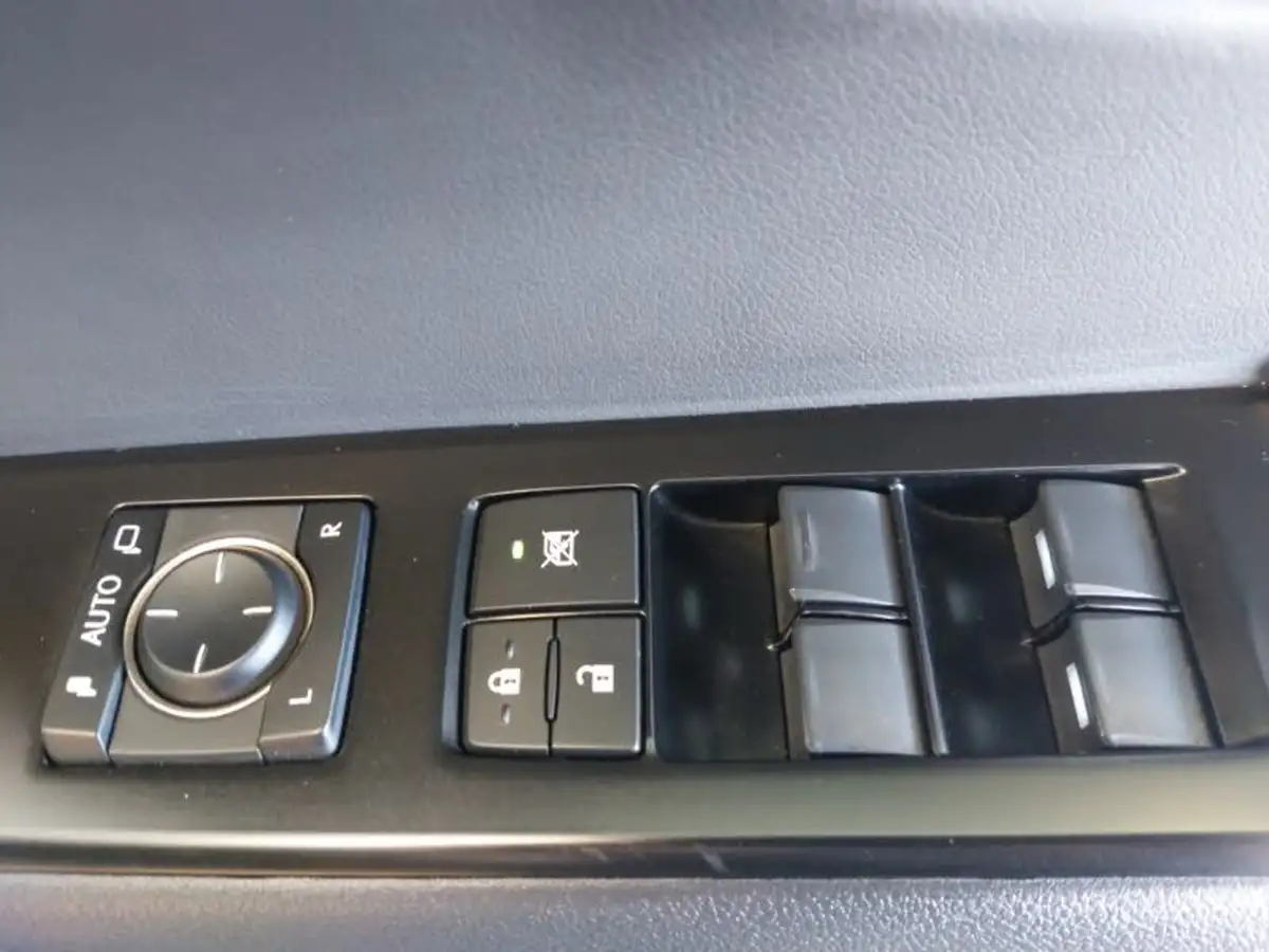 2023-lexus-ux-250h-20-f-sport-design-big-9
