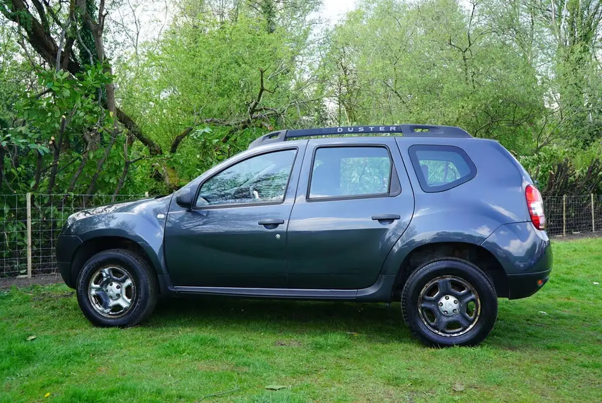 2017-dacia-duster-15dci-ambiance-110bhp-4x4-ss-station-wagon-5d-big-10