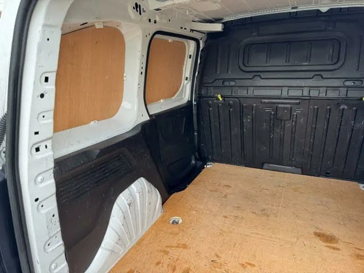 2021-peugeot-partner-15-bluehdi-1000-professional-100ps-eu6dt-panel-big-39