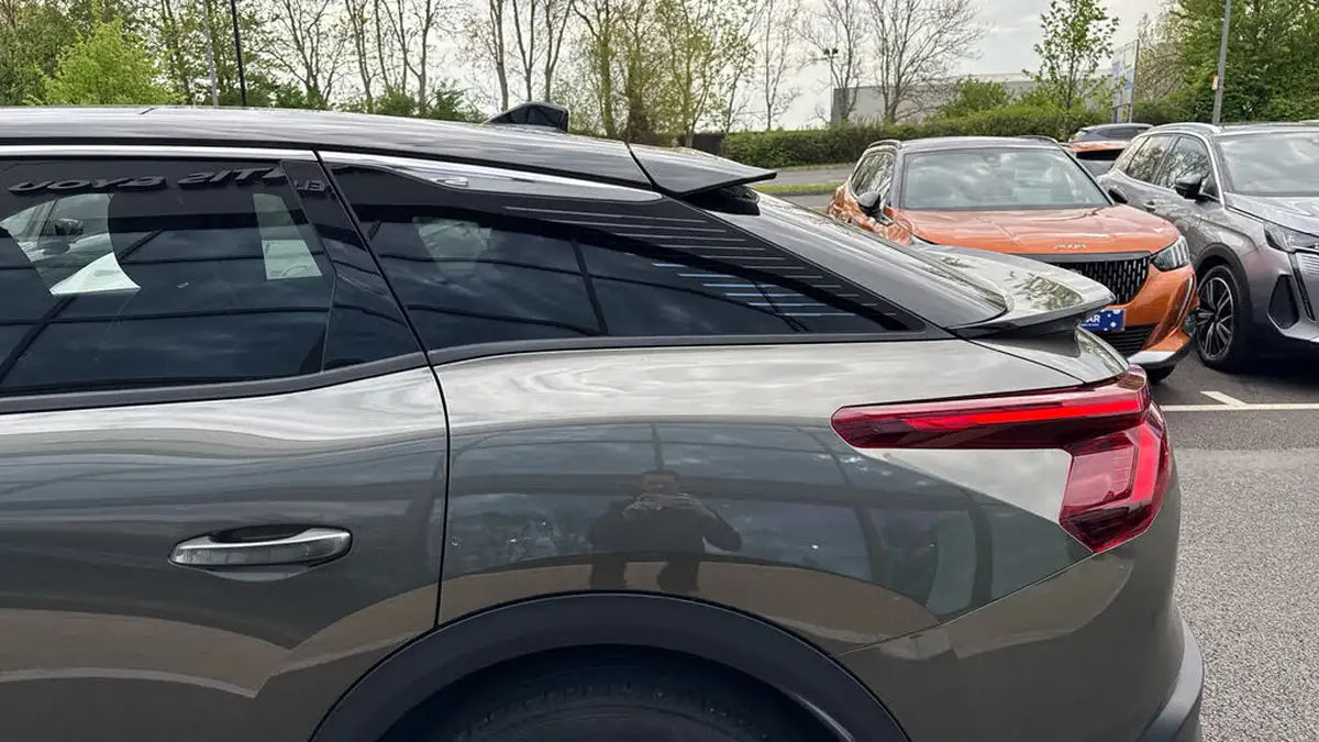 2023-citroen-c5-x-12-puretech-shine-plus-big-42