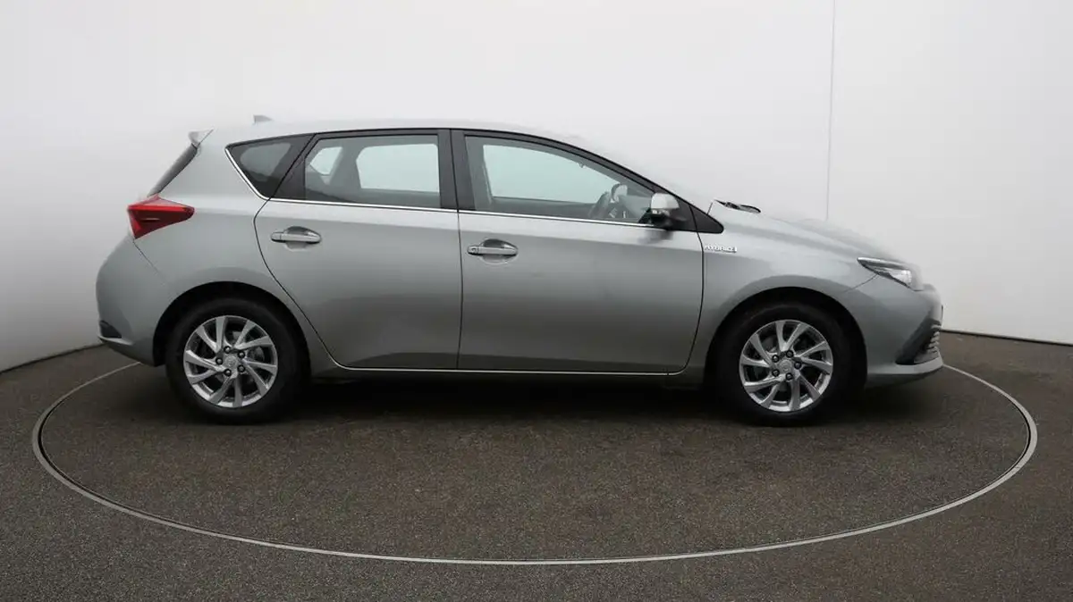 2018-toyota-auris-18-vvt-i-hsd-icon-tech-hatchback-big-40