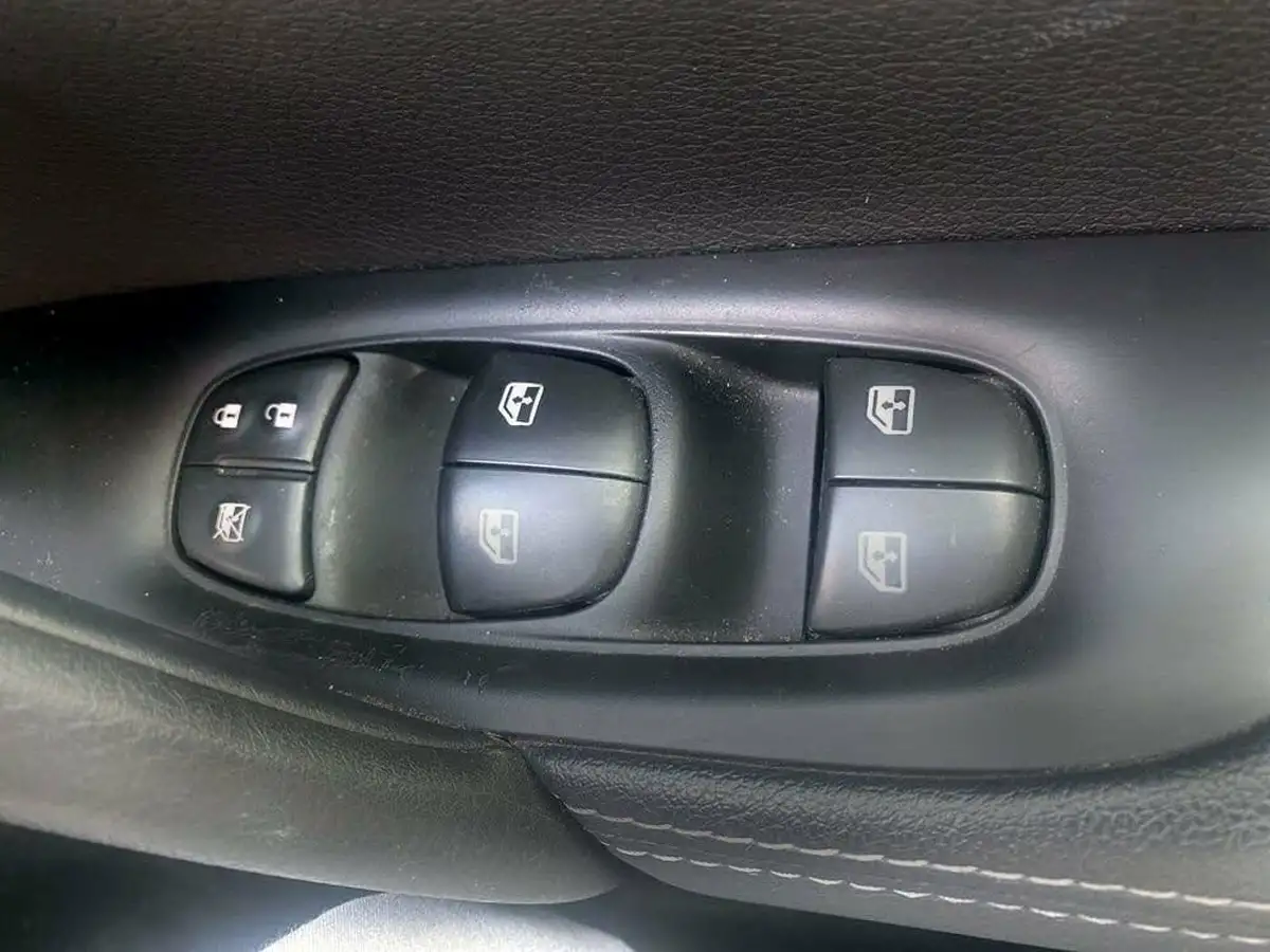 2019-nissan-qashqai-15dci-acenta-premium-17in-alloys-dct-big-14