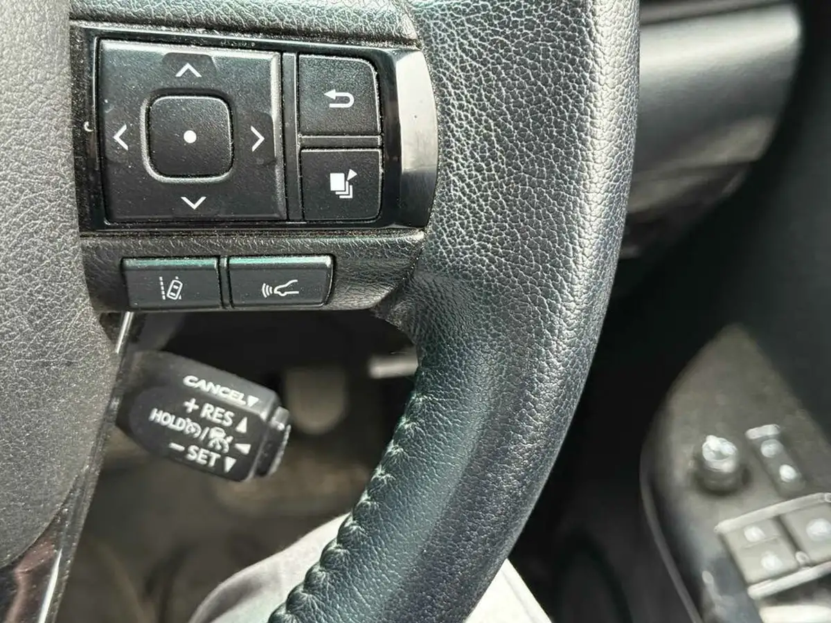 2021-toyota-hi-lux-28d-4d-invincible-x-at35-204hpeu6dt-e-big-18