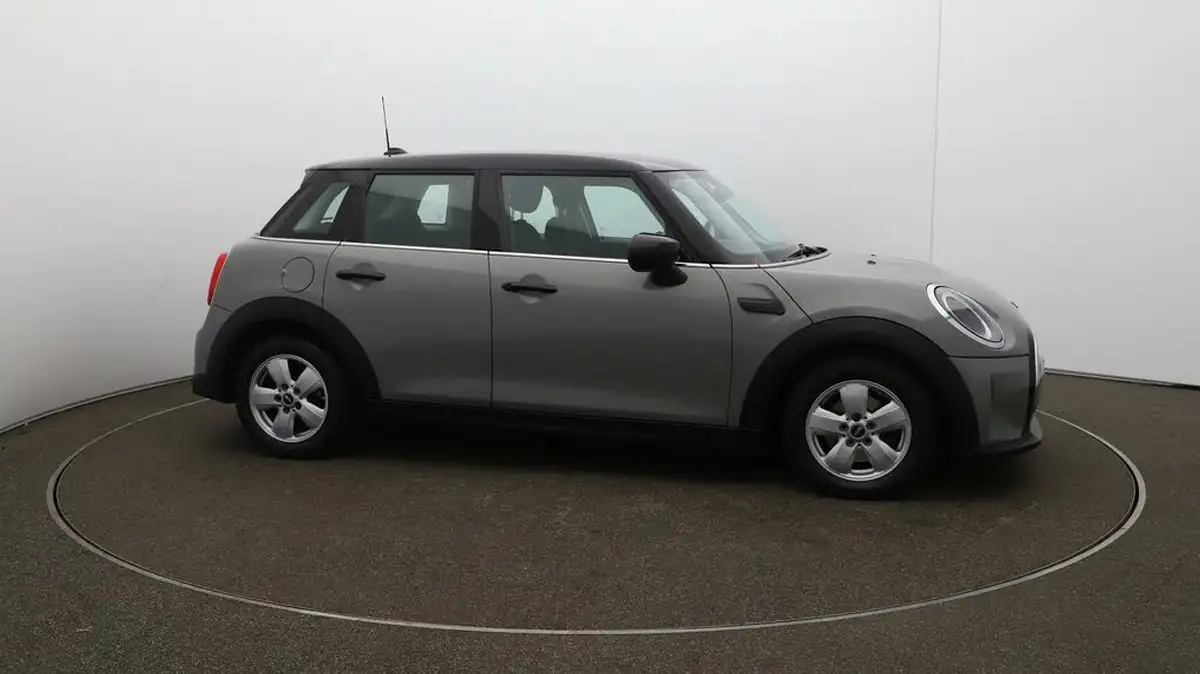 2022-mini-cooper-15-cooper-classic-hatchback-5d-big-38