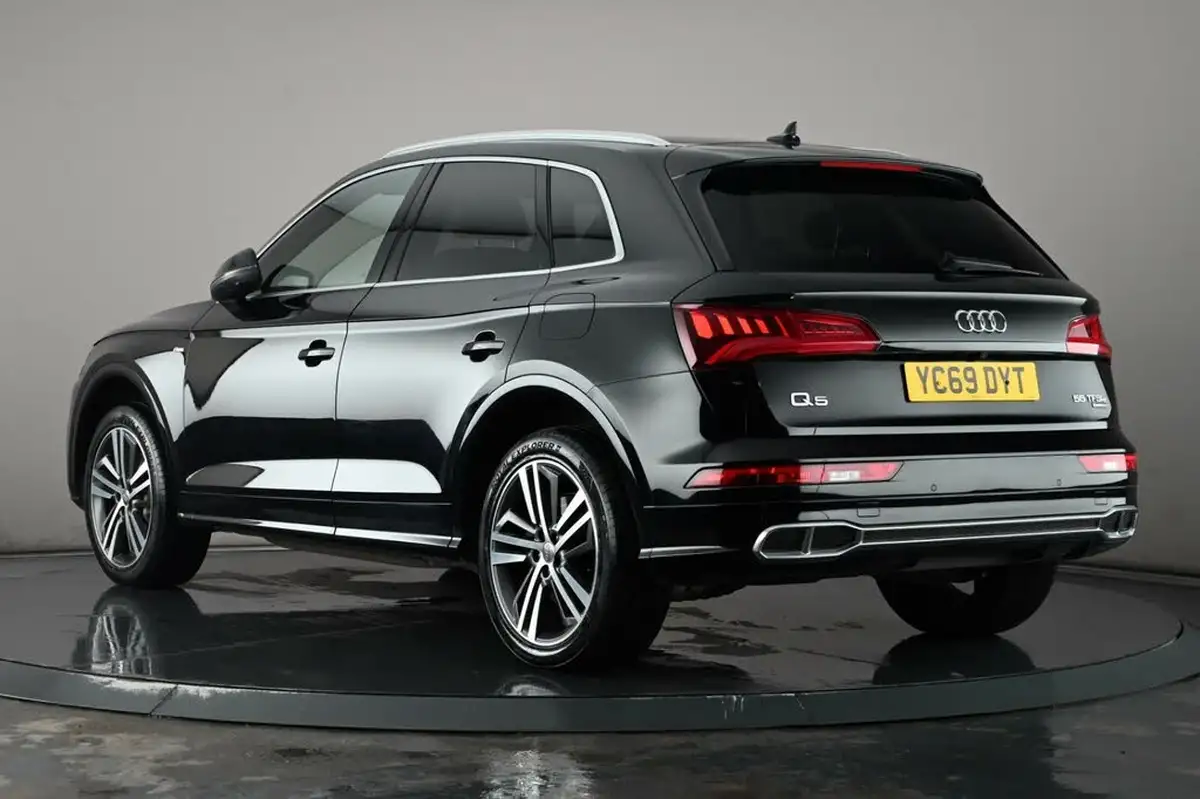 2020-audi-q5-20-55-tfsi-e-s-line-competition-big-3