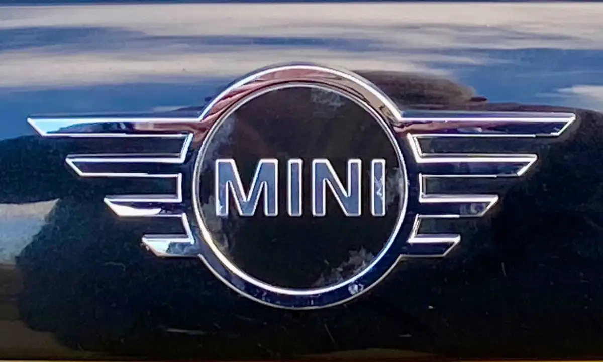 2023-mini-cooper-e-cooper-s-2-big-10