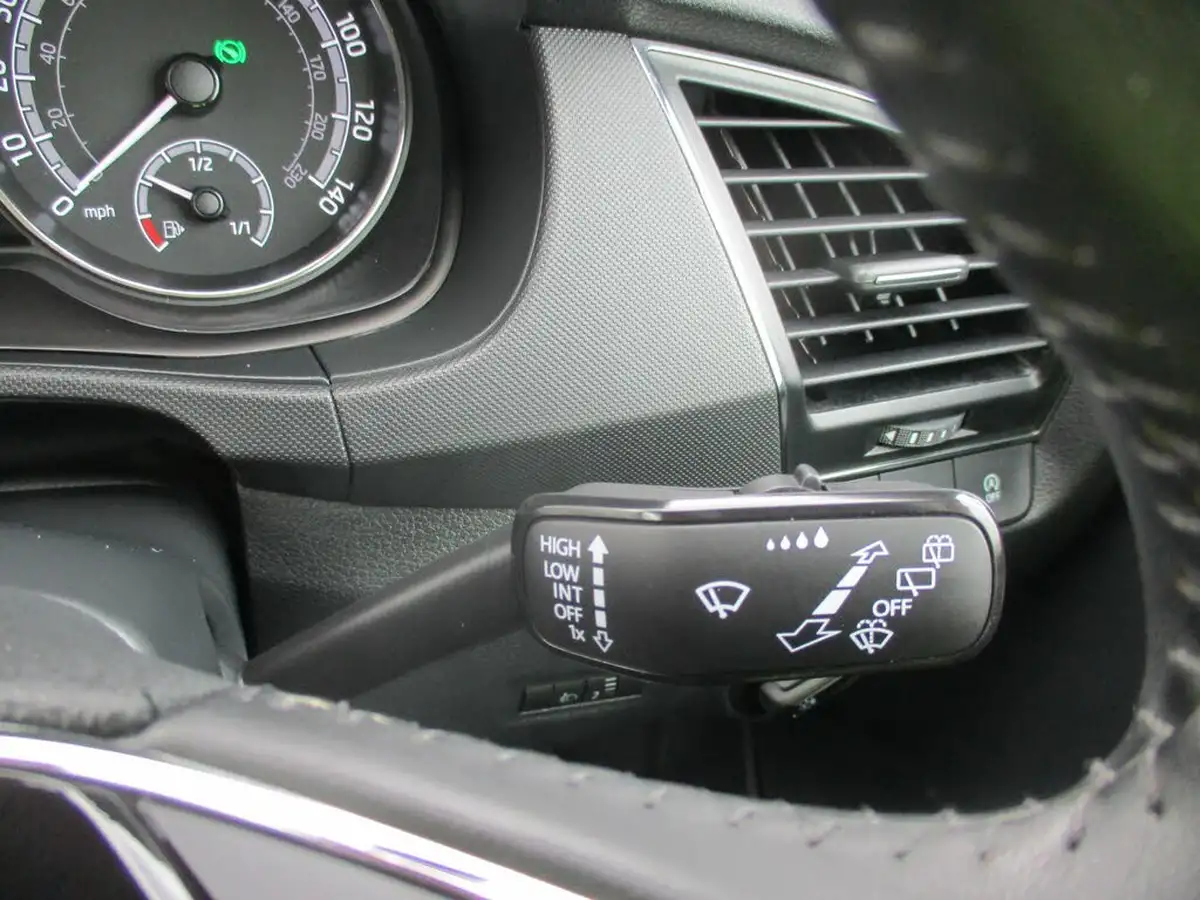 2022-skoda-fabia-10-tsi-se-dsg-big-15