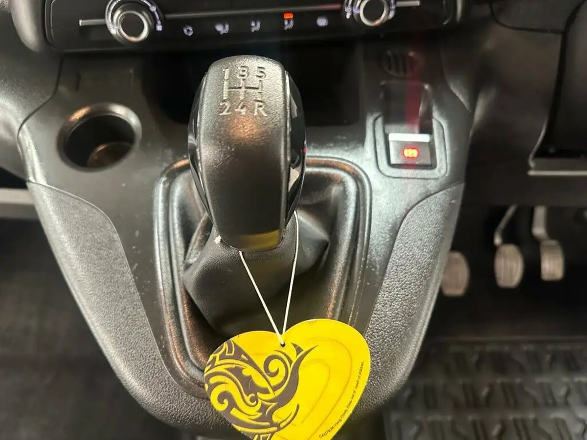 2021-vauxhall-combo-15cdti-sportive-2300-100pseu6dt-l2h1-panel-big-19