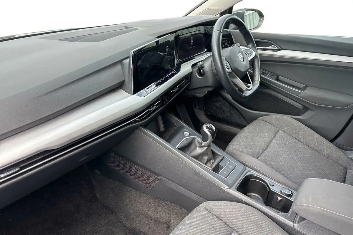 2021-volkswagen-golf-15-tsi-life-130ps-hatchback-big-32