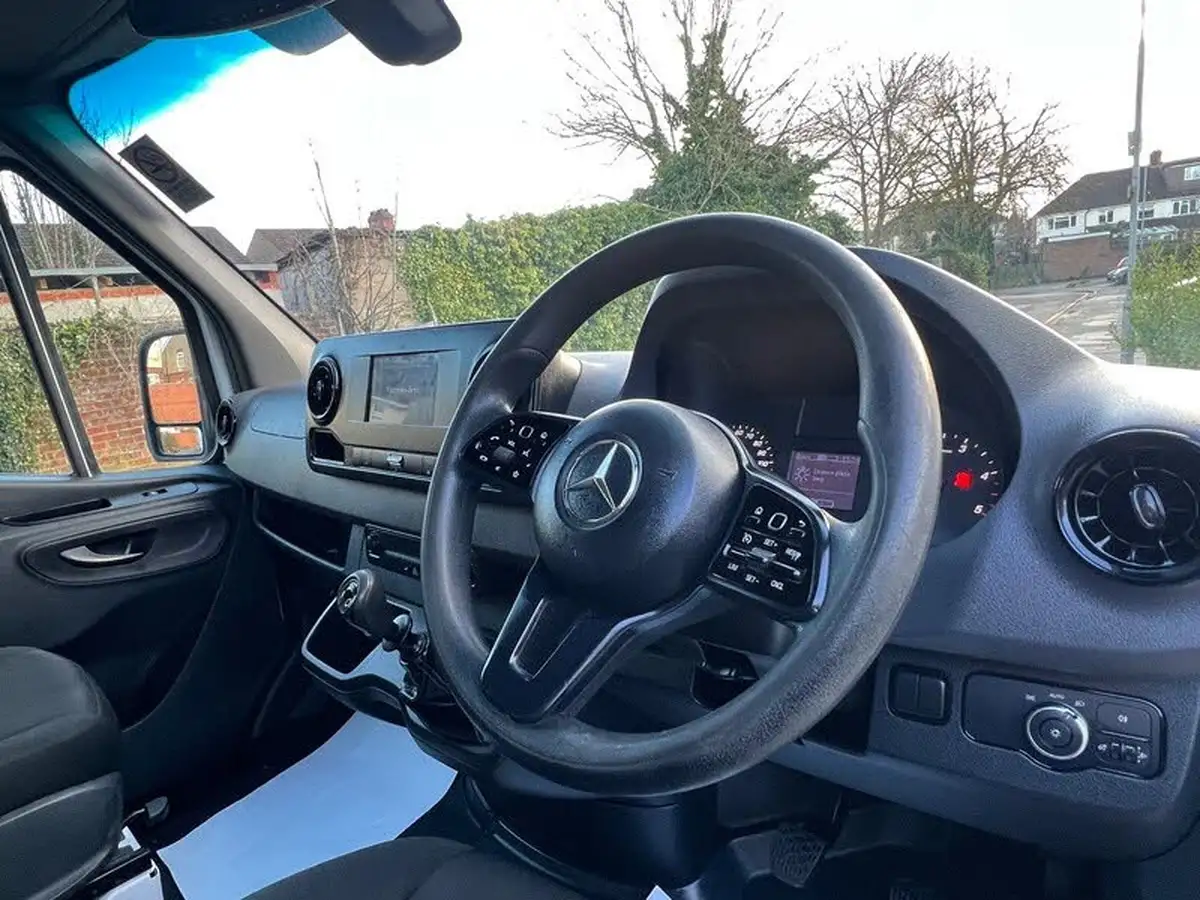 2018-mercedes-benz-sprinter-21cdi-311-l2h1-panel-van-rwd-eco-gear-360-big-30