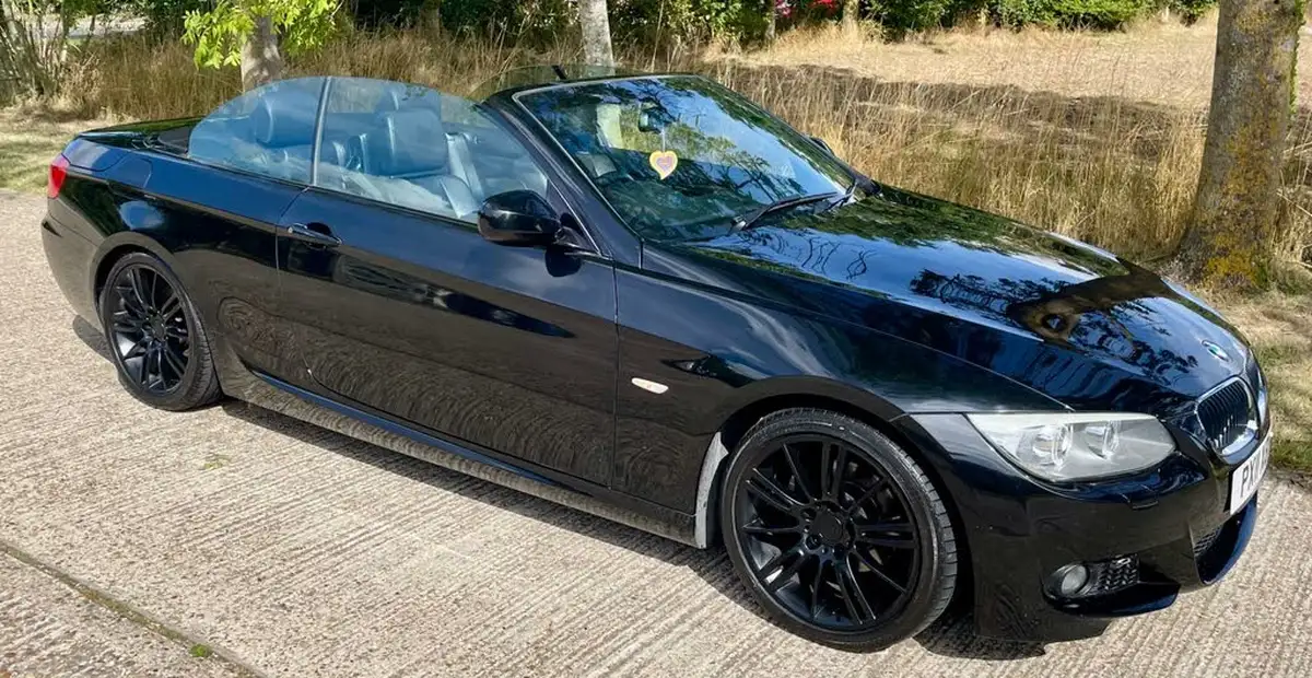 2011-bmw-3-series-20-320i-m-sport-convertible-2d-auto-big-4