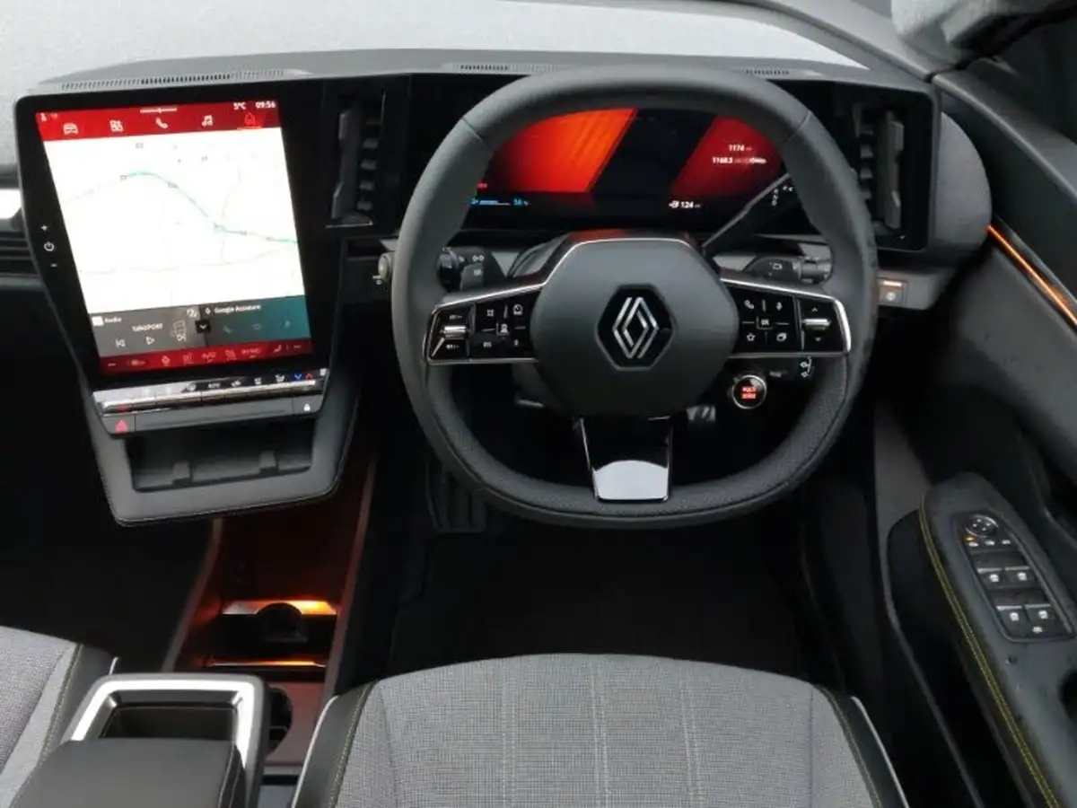 2024-renault-scenic-e-tech-e-techno-220ps-long-big-6
