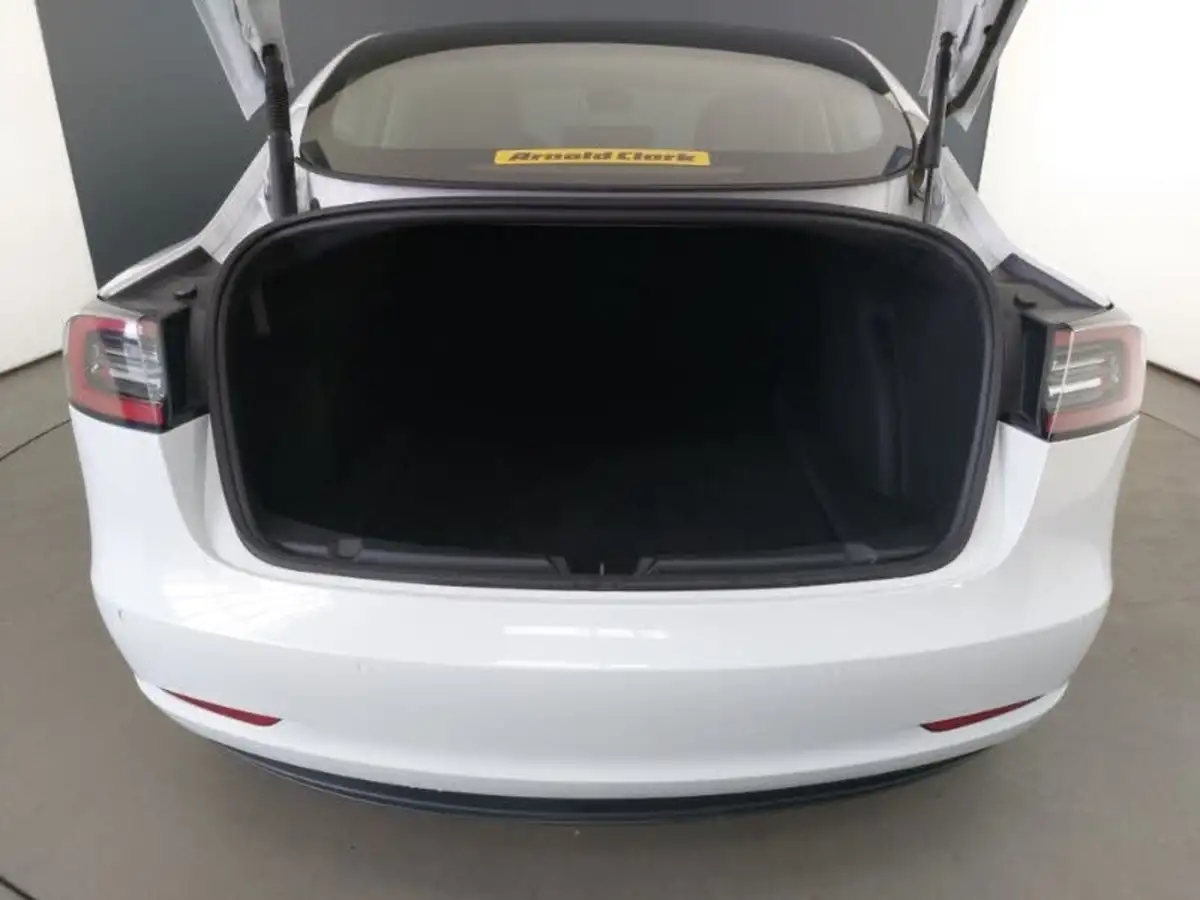 2021-tesla-model-3-e-long-range-awd-big-7