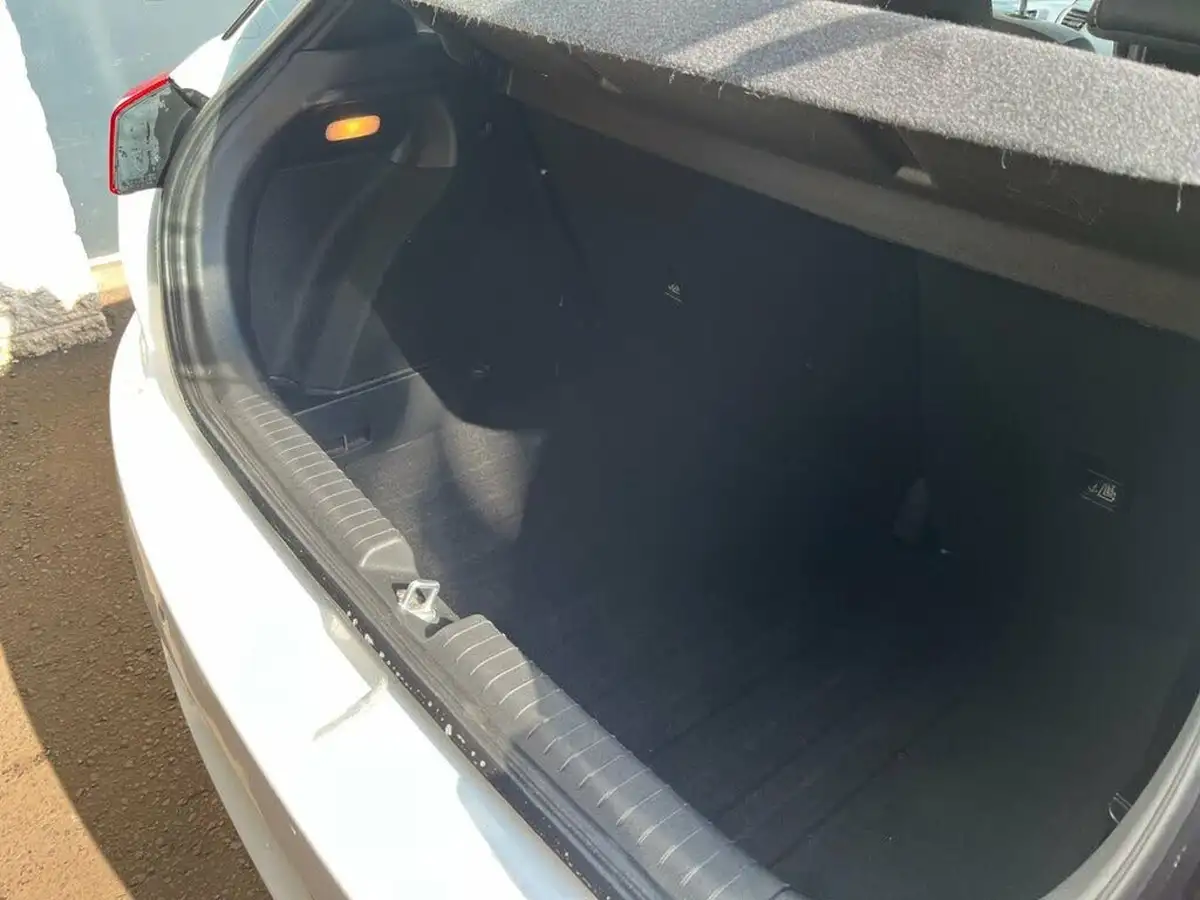 2016-hyundai-i20-12-se-hatchback-5d-big-9