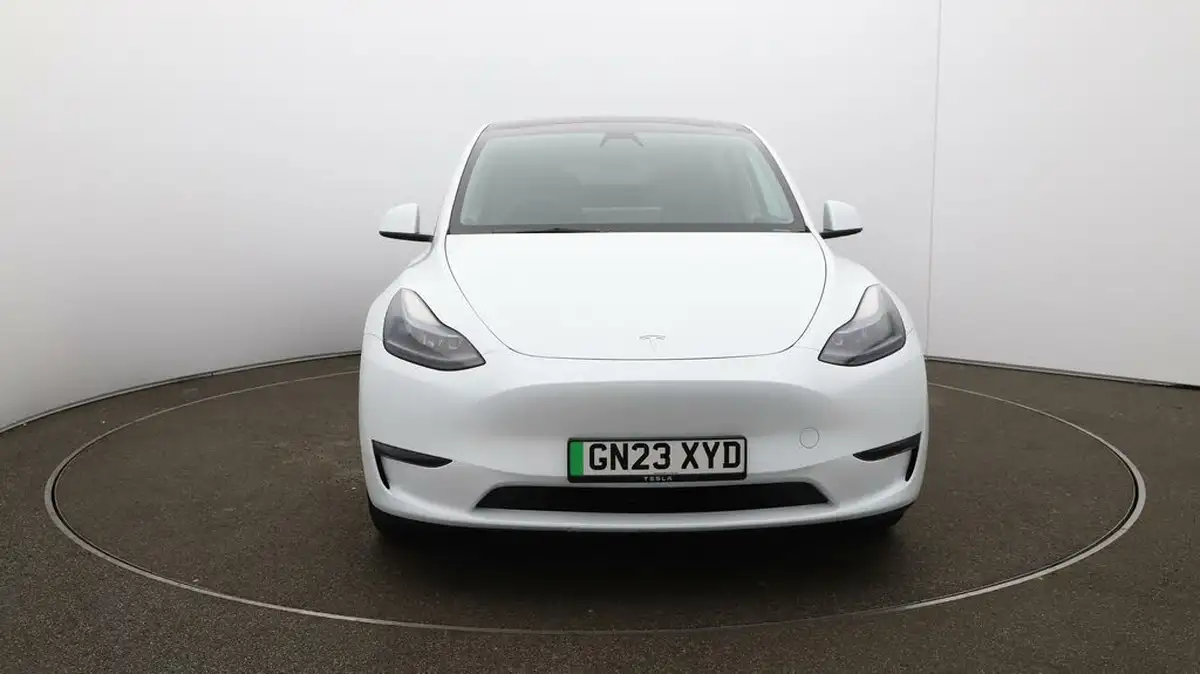 2023-tesla-model-y-e-long-range-big-2