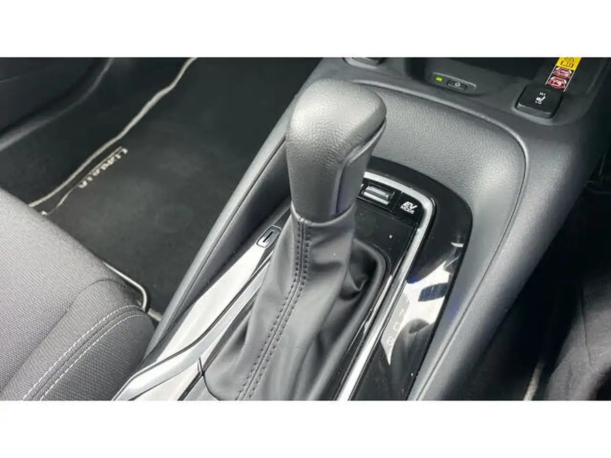 2024-toyota-corolla-18-vvt-i-icon-touring-sports-big-32
