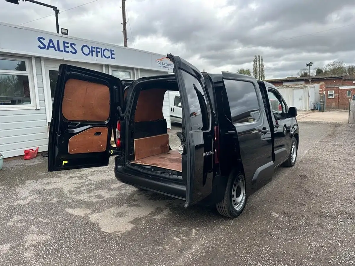 2022-toyota-proace-city-15d-active-big-22