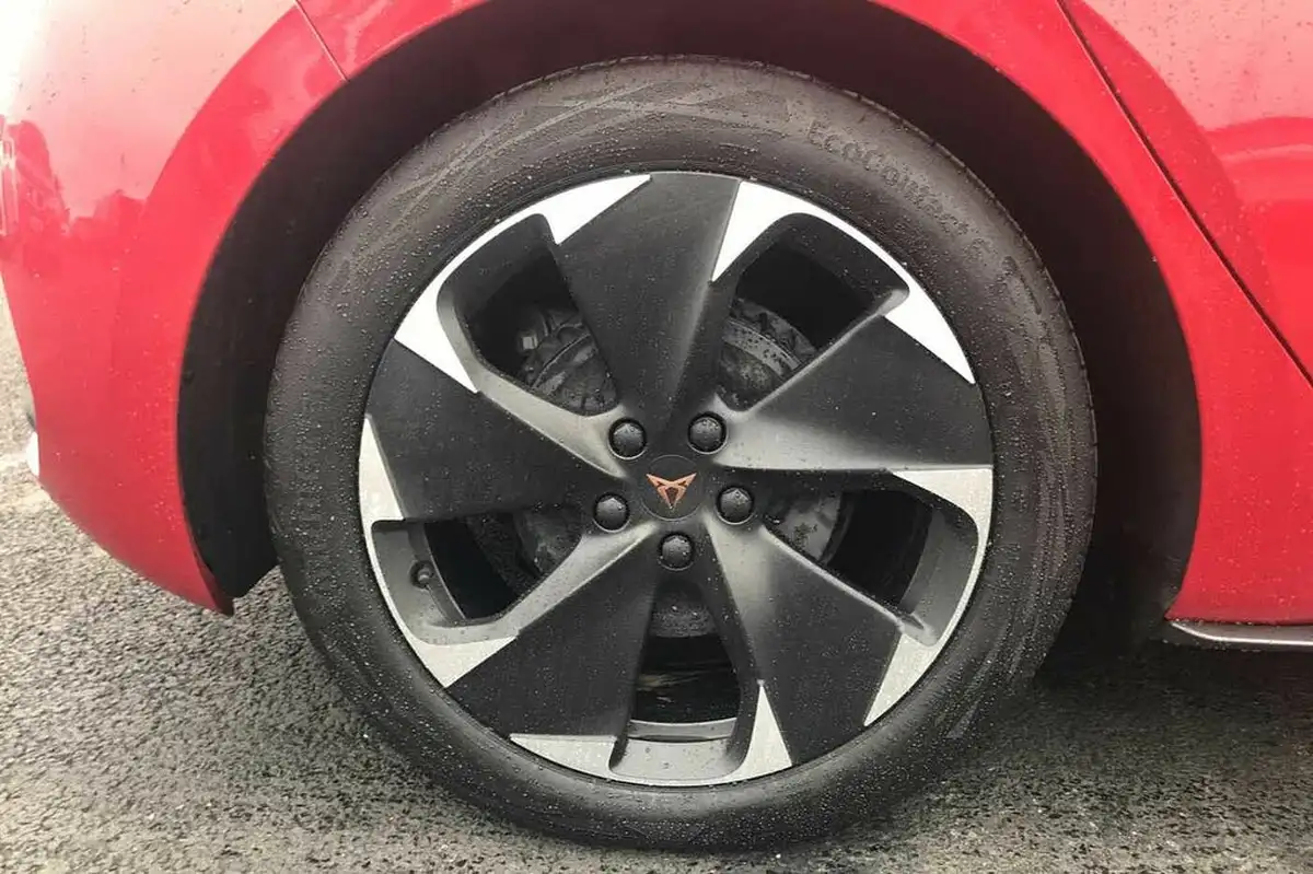 2023-cupra-born-e-v2-230ps-58kwh-e-boost-big-4