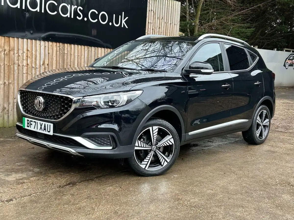 2021-mg-zs-suv-e-exclusive-ev-big-5