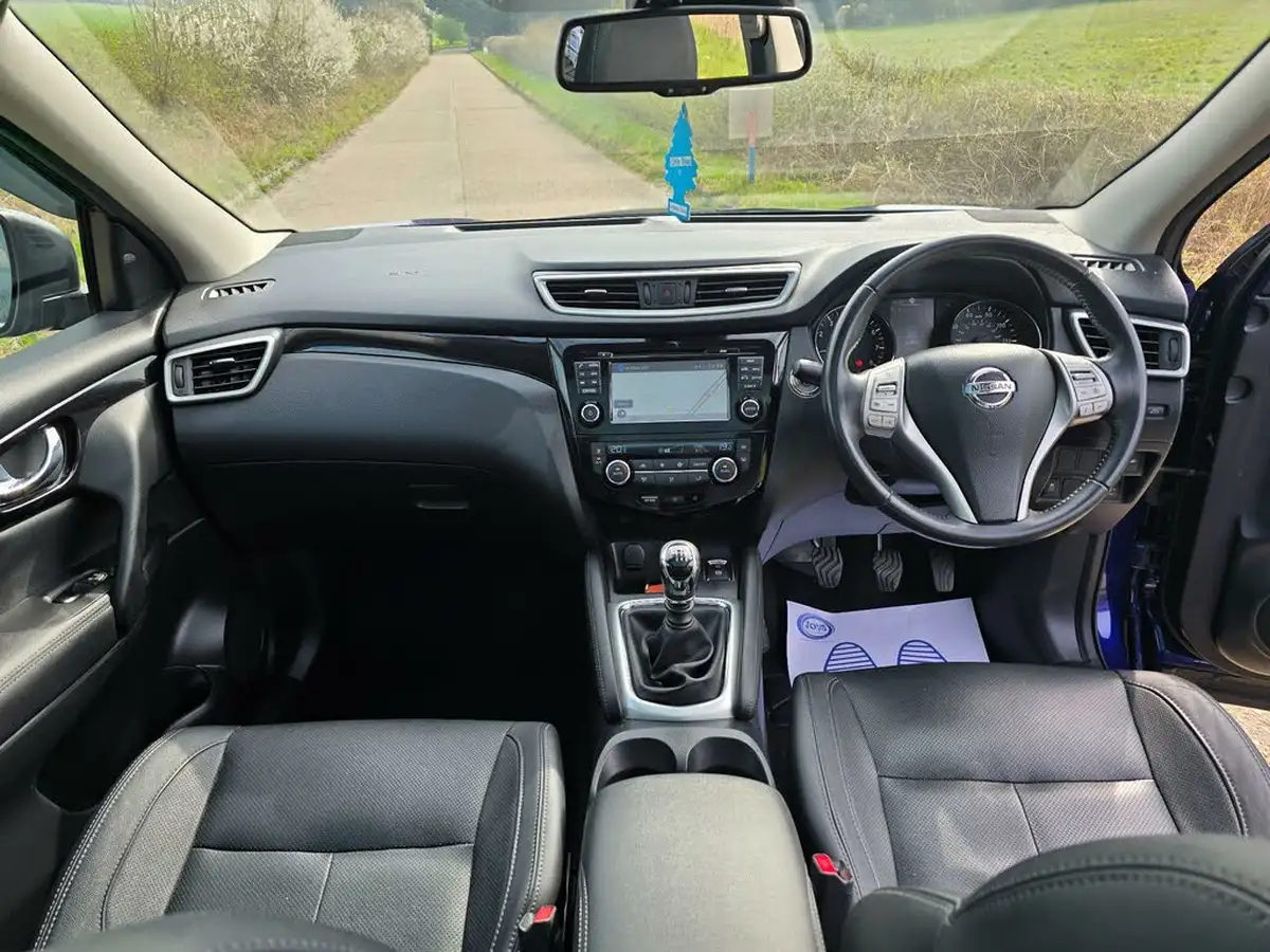 2016-nissan-qashqai-12-dig-t-tekna-big-34