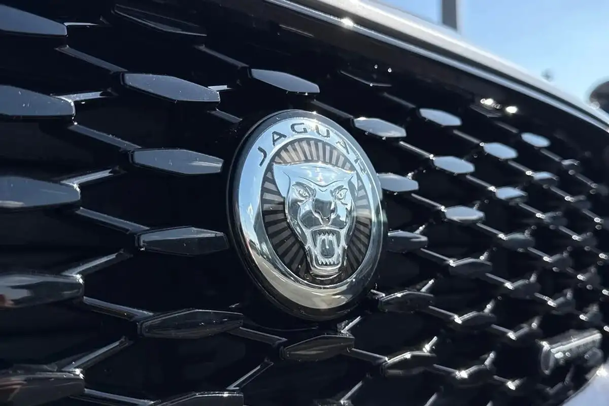 2024-jaguar-e-pace-20-d200-r-dynamic-se-black-big-59