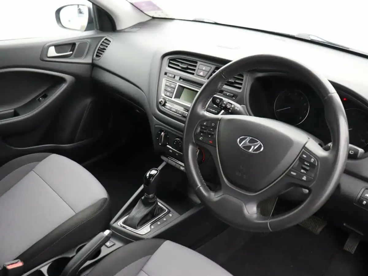 2018-hyundai-i20-14-se-big-10