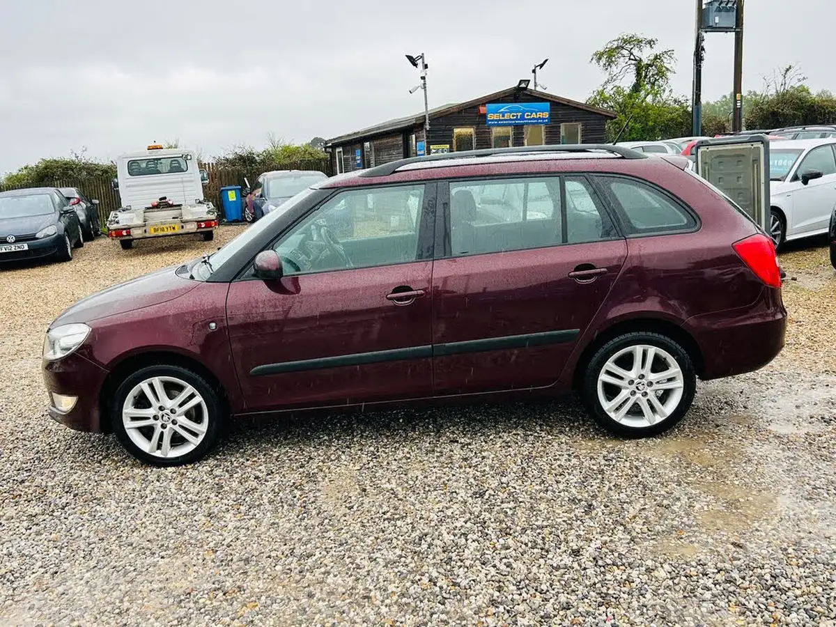 2012-skoda-fabia-12-elegance-tsi-105bhp-estate-1197cc-big-4