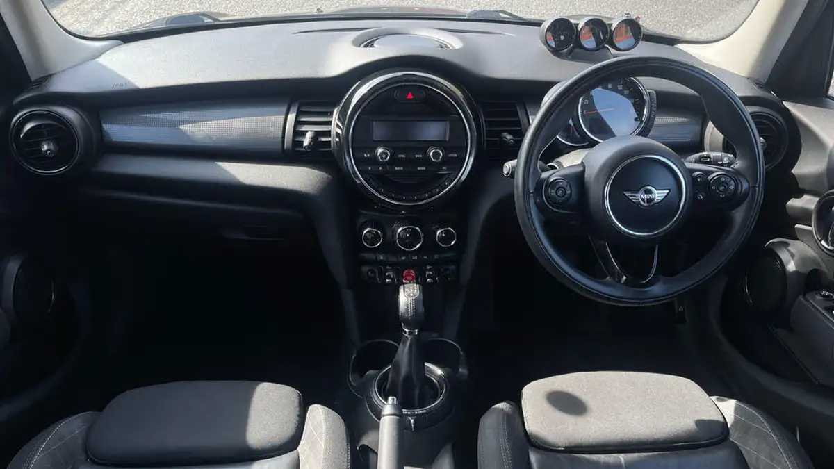 2016-mini-cooper-15-cooper-ss-hatchback-5d-auto-big-10