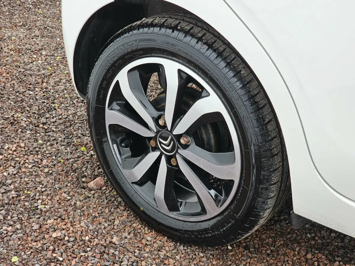 2018-citroen-c1-10-vti-flair-72ps-5d-etg-big-18