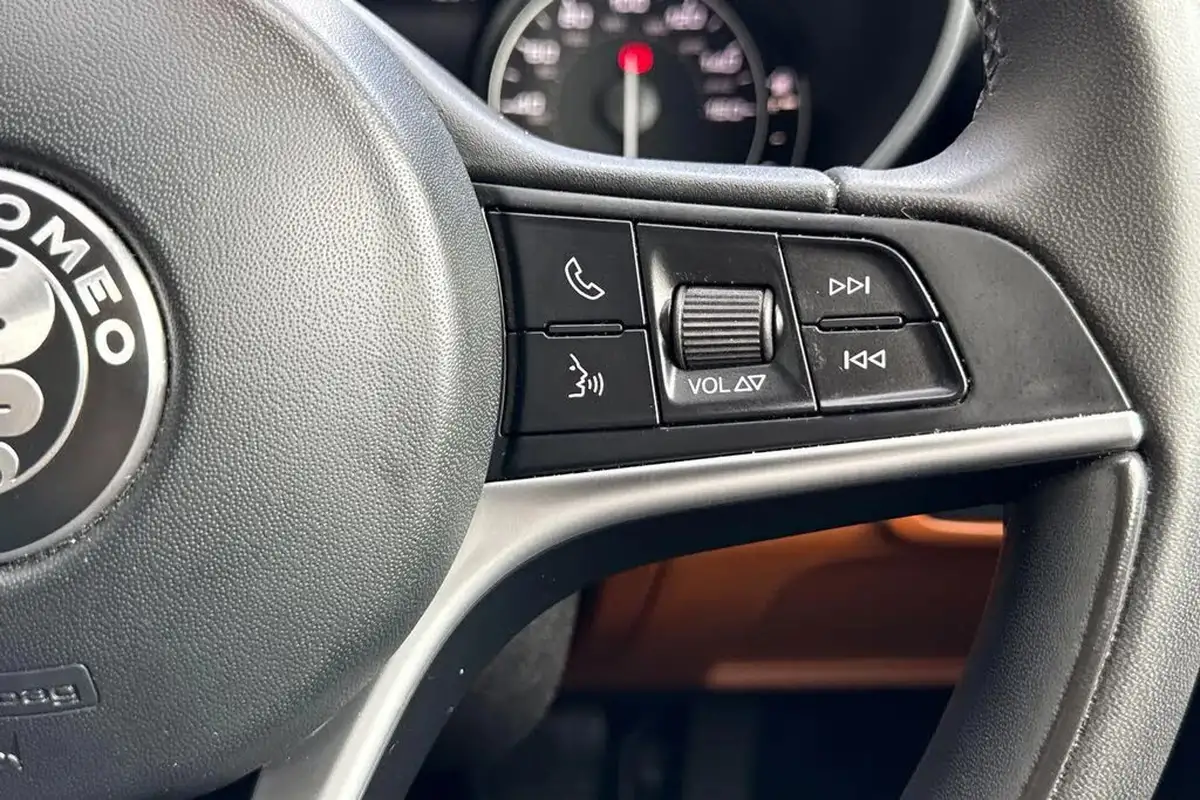 2019-alfa-romeo-giulia-22td-super-big-27