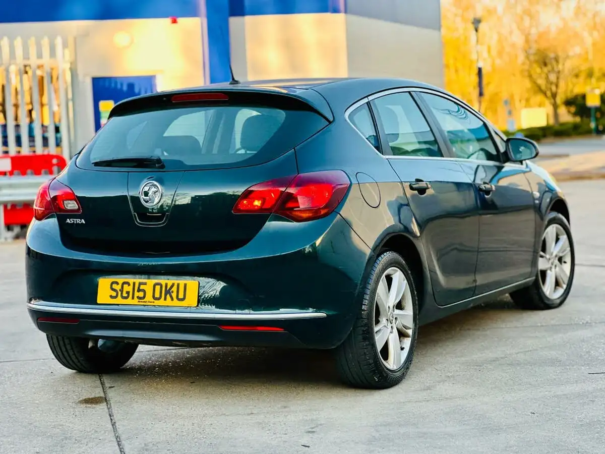 2015-vauxhall-astra-14-sri-vvt-16v-100ps-1398cc-big-38