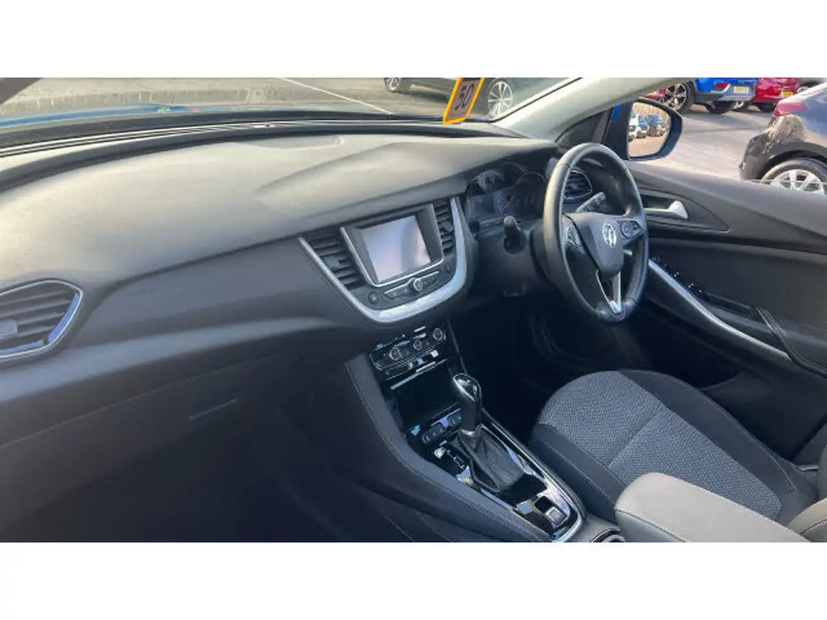 2020-vauxhall-grandland-x-12-se-premium-auto-big-8