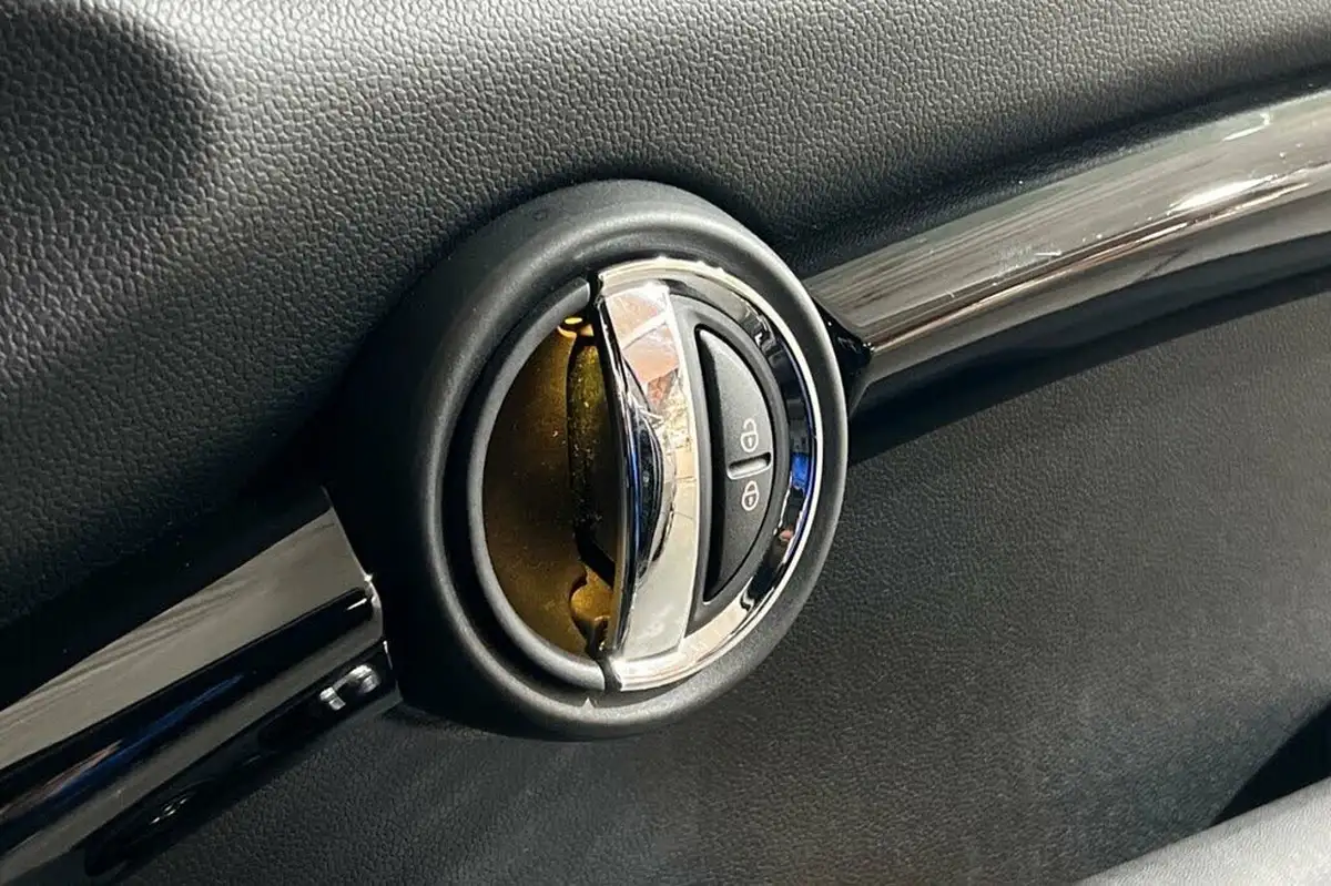 2020-mini-cooper-20-cooper-s-sport-189bhp-convertible-2d-big-33