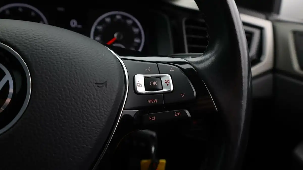2021-volkswagen-polo-10-match-big-25