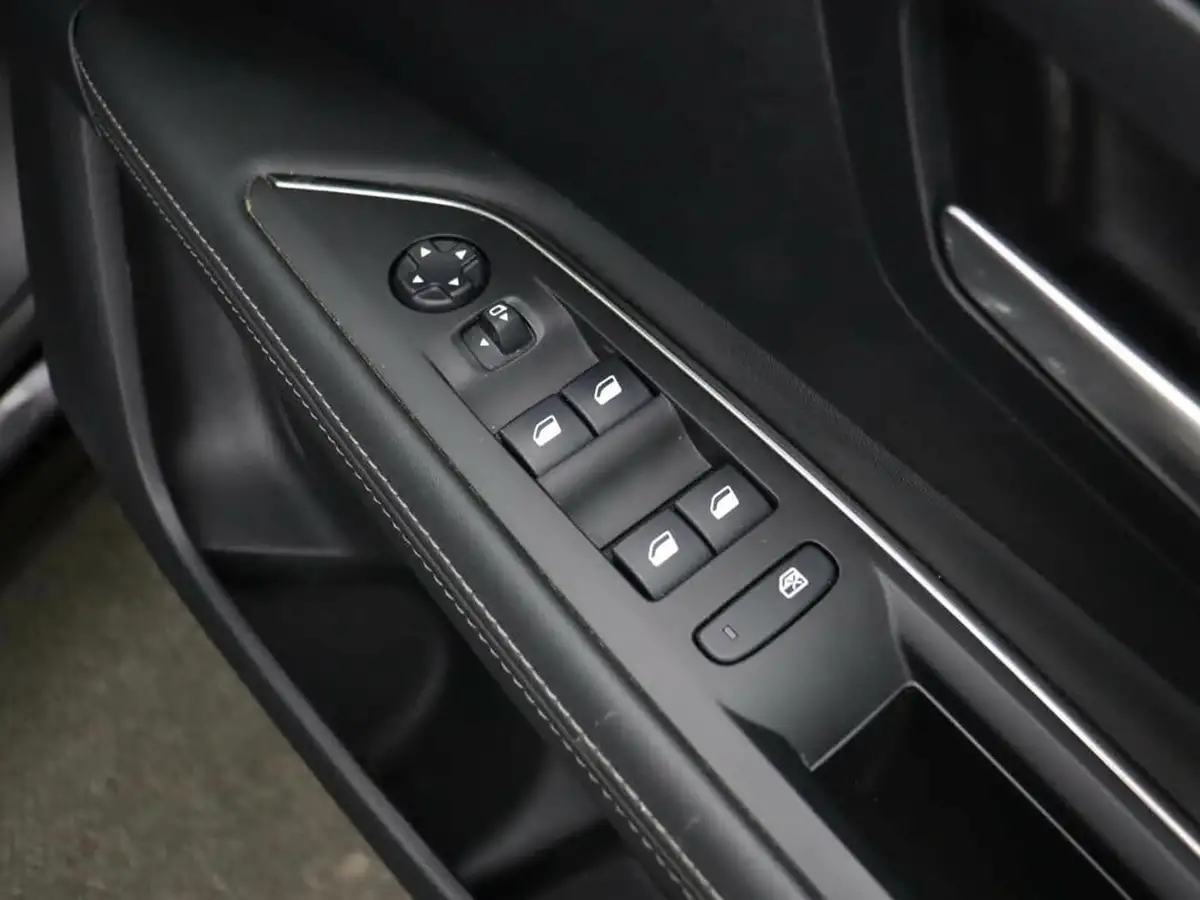 2020-peugeot-3008-suv-12-puretech-allure-big-20
